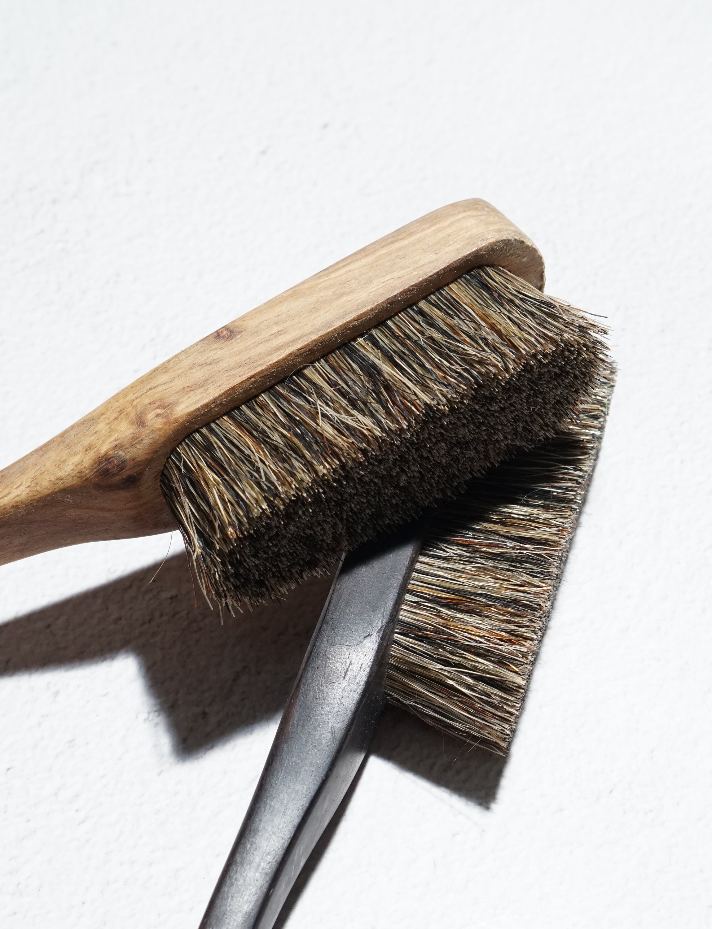 Mount brush