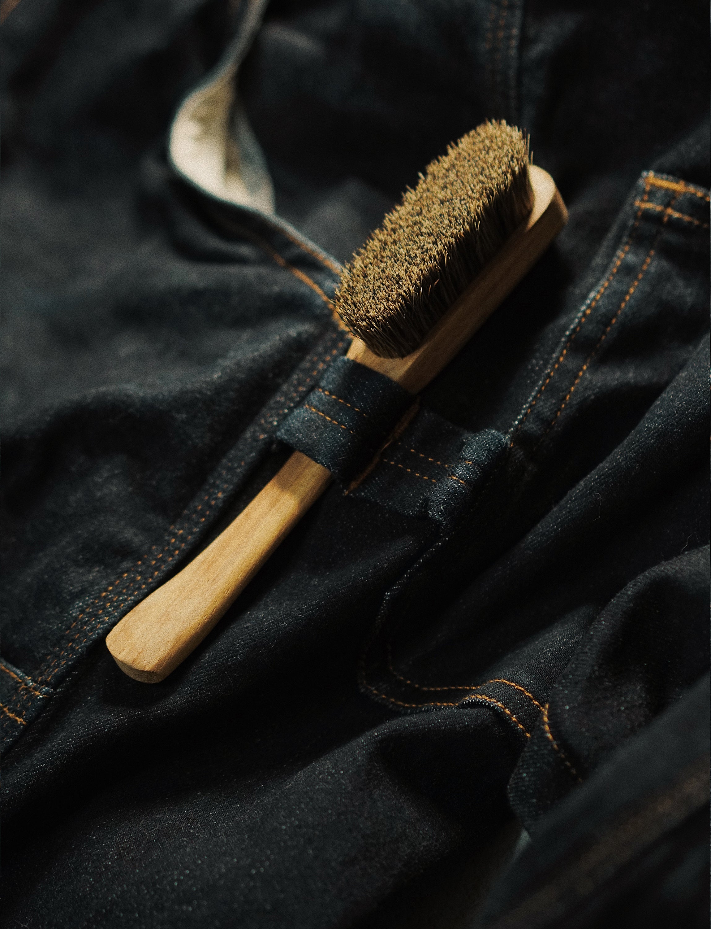 Mount brush